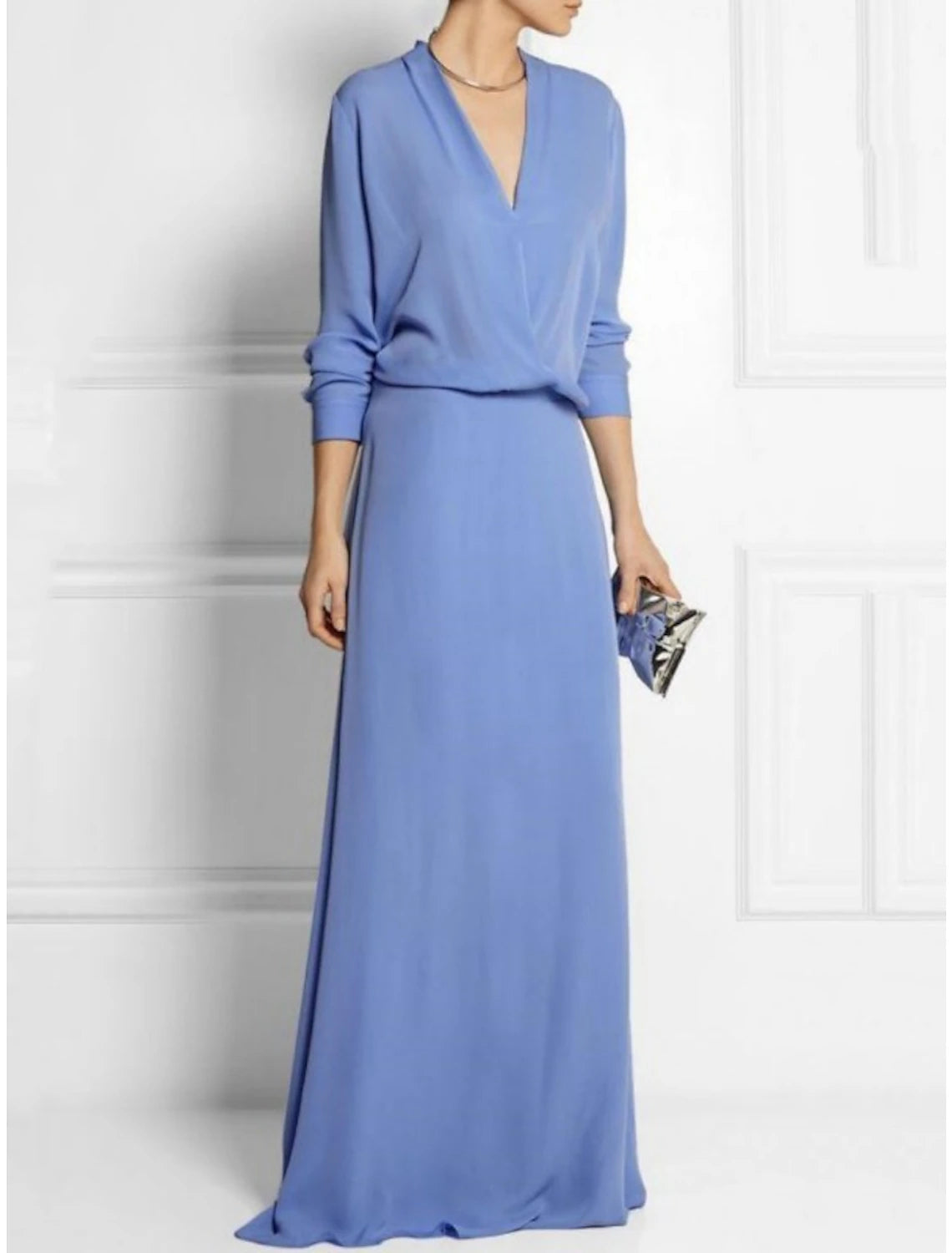 Vestido de madre de la novia con corte en forma de columna, elegante, sencillo, escote en V, cola larga de gasa con color liso para invitadas de boda